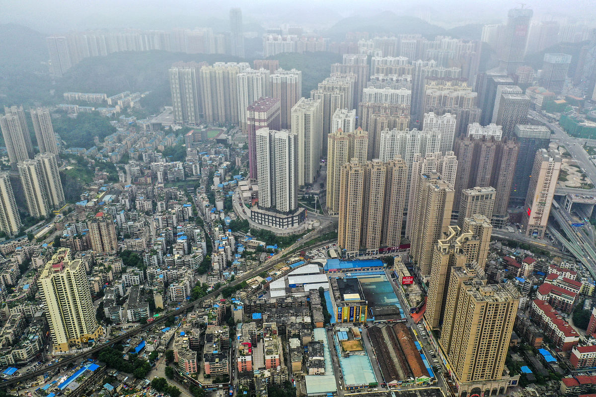 贵阳白金大道坐几号地铁 用250字帮我描述