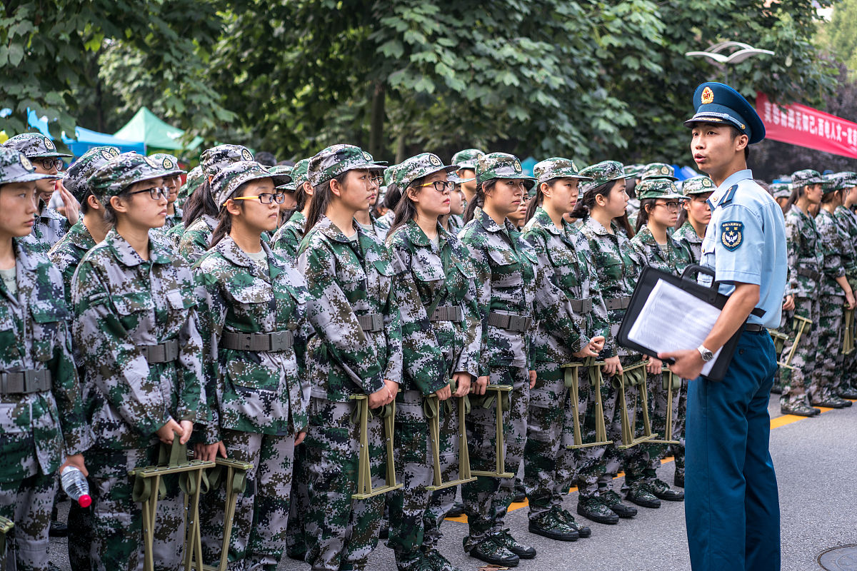 重庆轻工业技工学校民航空中安全保卫专业介绍 - 培养航空安全人才