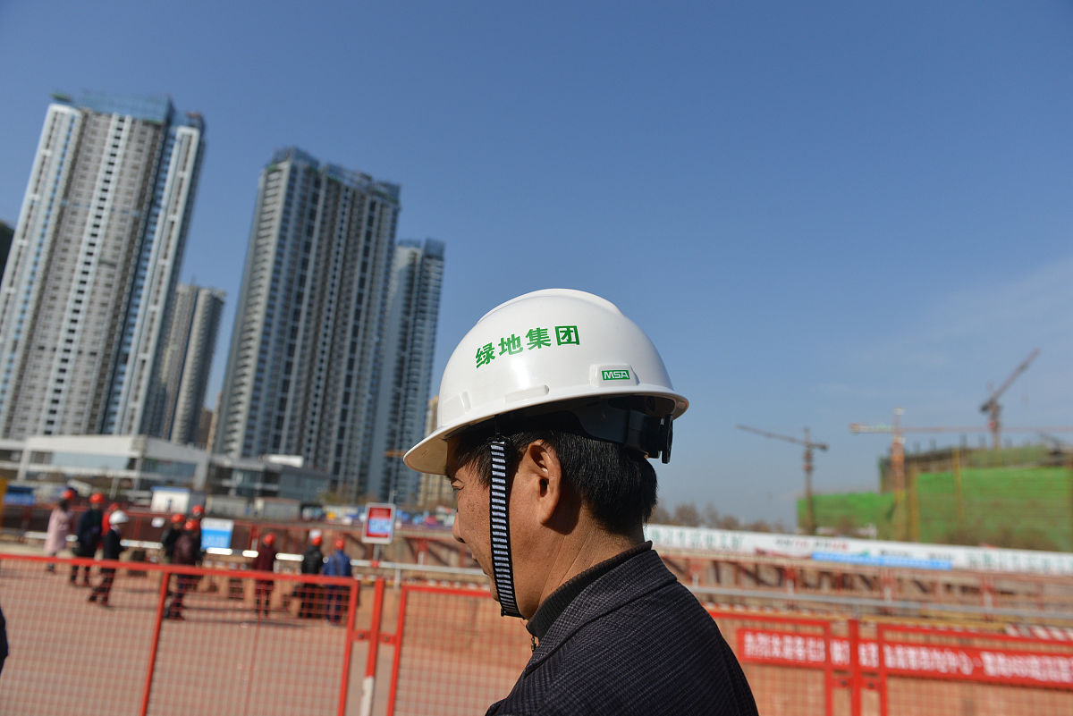 以下这段话用另一种方式表达：分部工程验收是保证下一分部工程尽快插入的关键本工程由于工期紧张分部验收必须及时土方验槽、结构验收必须分段进行。此项验收计划需要质量监督部门政府专业主管部门积极配合。