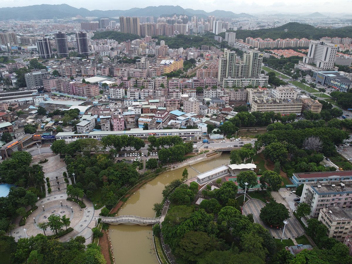 2020年8月6日,广东省东莞市清溪镇清溪水沿岸.