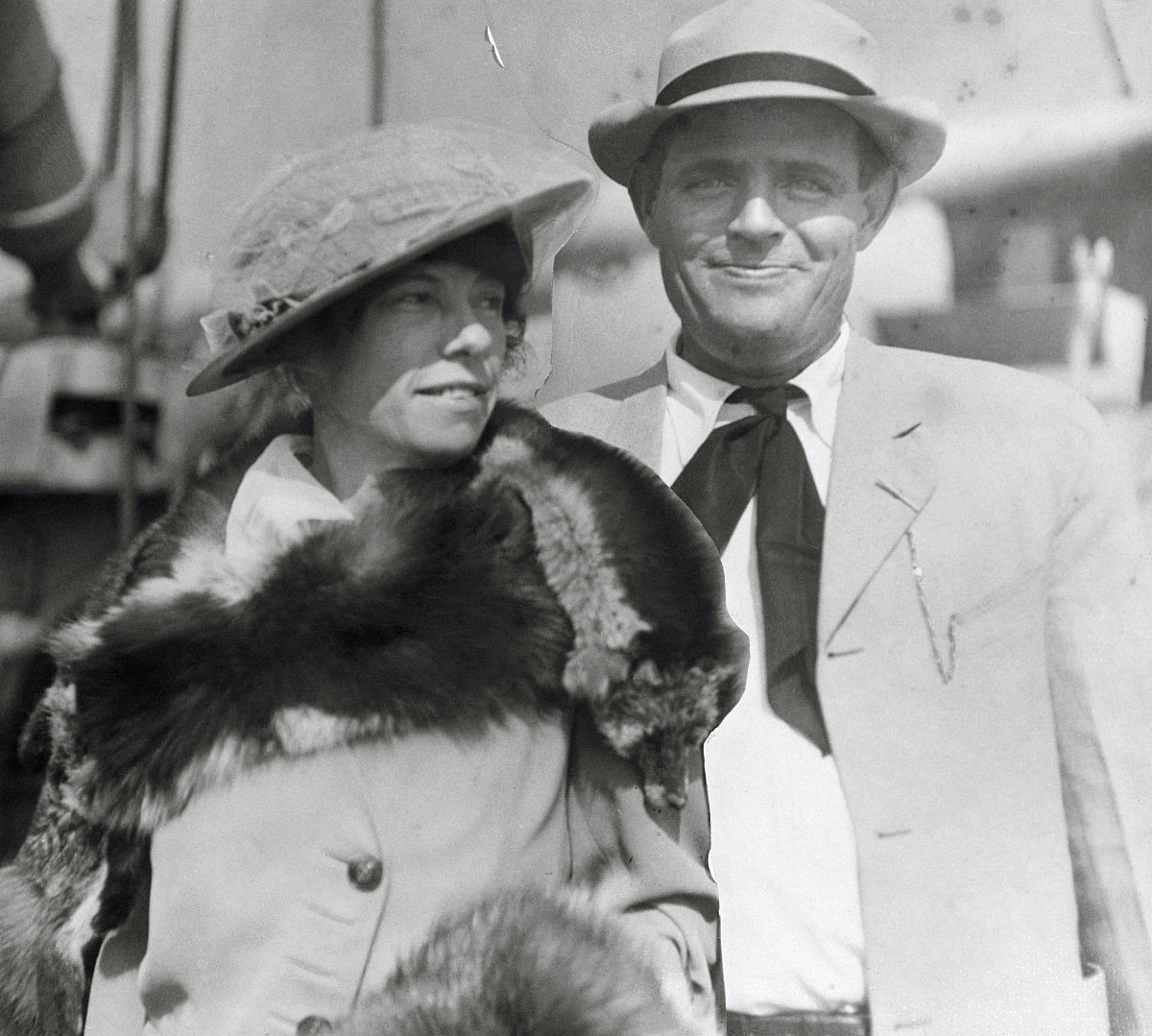美国小说家杰克·伦敦与妻子.8/1/1916-jack london with his wife on