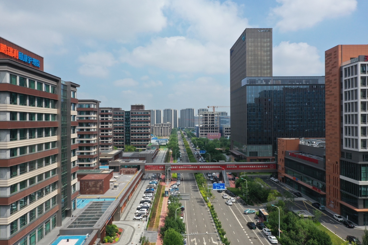 长沙玉兰路：繁华街道，交通枢纽，高校云集
