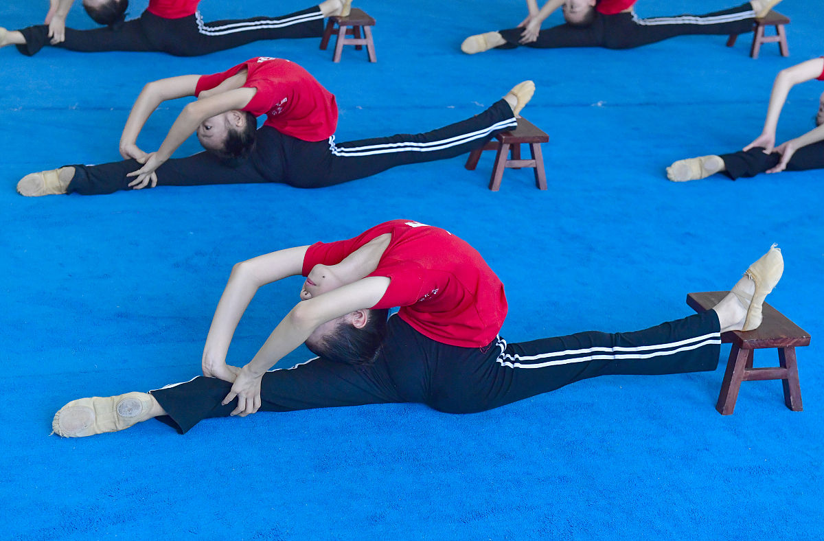 体前屈多久能练出来，