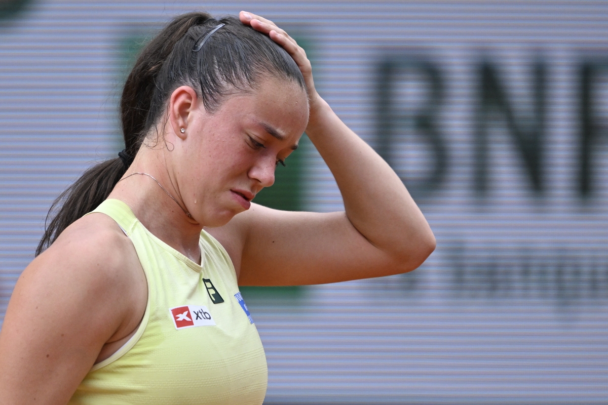 女排队员留腋毛被队友摸闻引争议：尊重与卫生孰轻孰重？