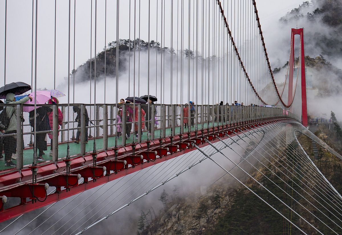 贵州坝陵河大桥：桥旅融合打造世界级旅游景区