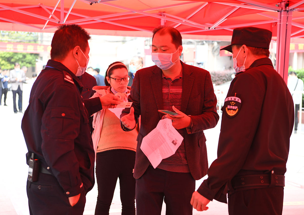 我国的立法体制是的、的。A不统一；分层次B统一；分层次C统一；不分层次D不统一；不分层次