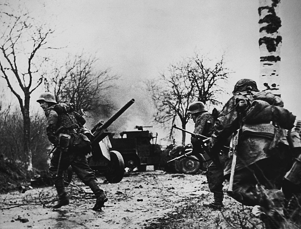 和第二次世界大战时期的欧洲战场相比在中国战场抗日战争的战争形势有哪些独特的特点