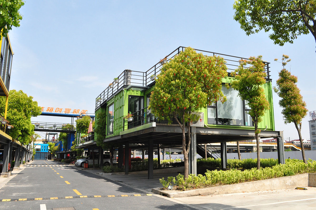 济南创高集装箱咖啡店：户外景观打造独特艺术空间