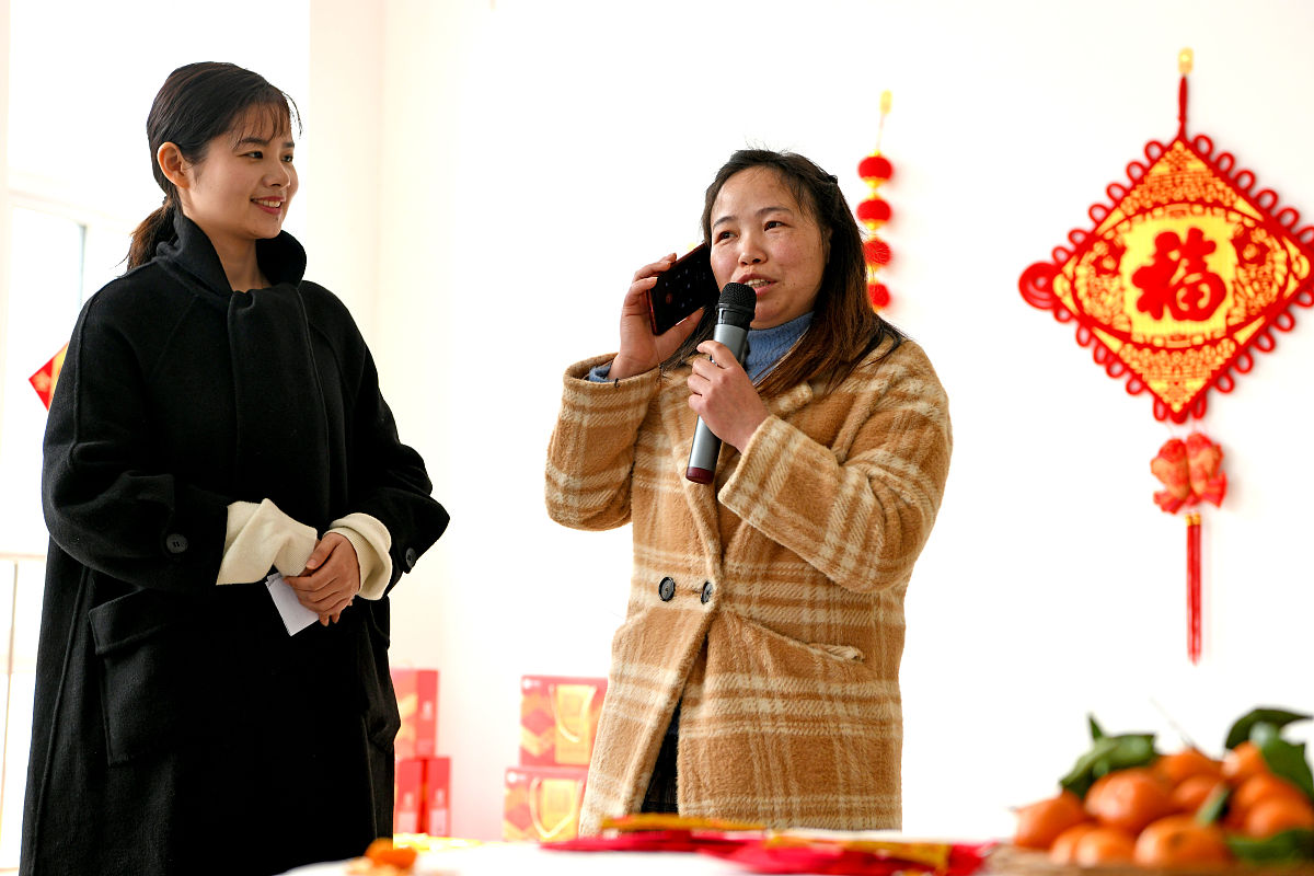2021年2月10日,安徽淮南市毛集经济开发区企业职工食堂内,来自贵州的