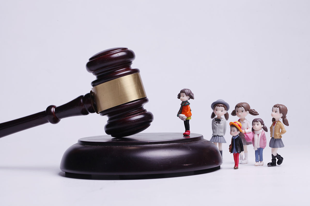 怎么投诉法官最有效刑事案件判决不公平怎么办 要求：生成一篇1500~2000字的解决办法