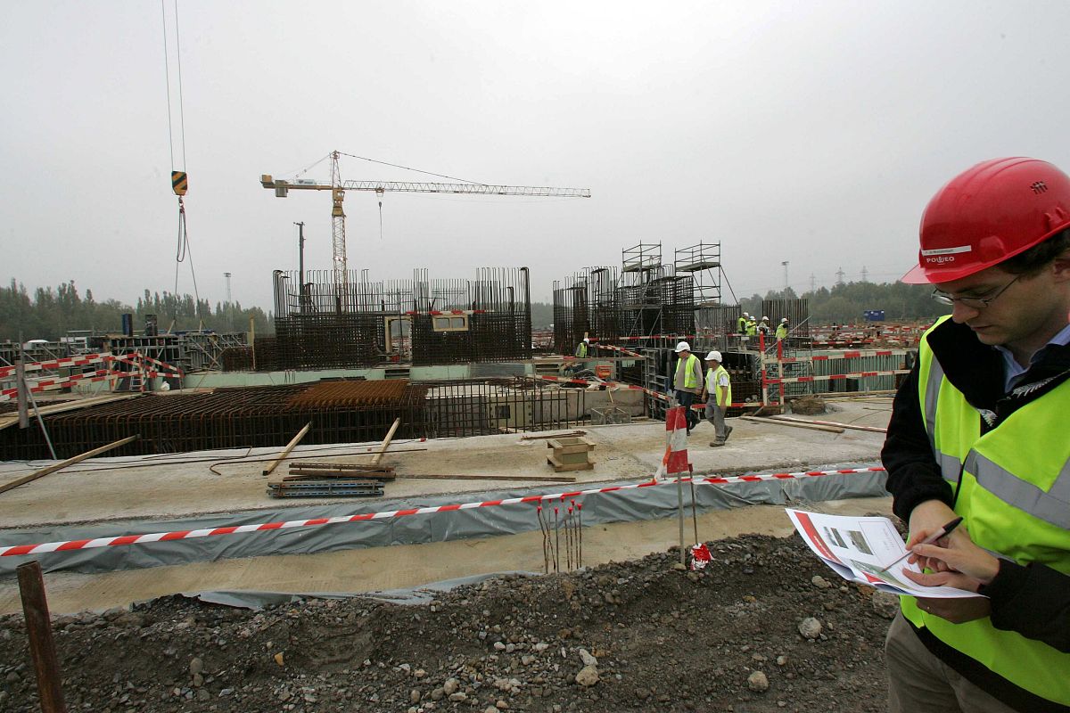M水电站地下工程施工监理对策建议：优化施工方法和材料选择