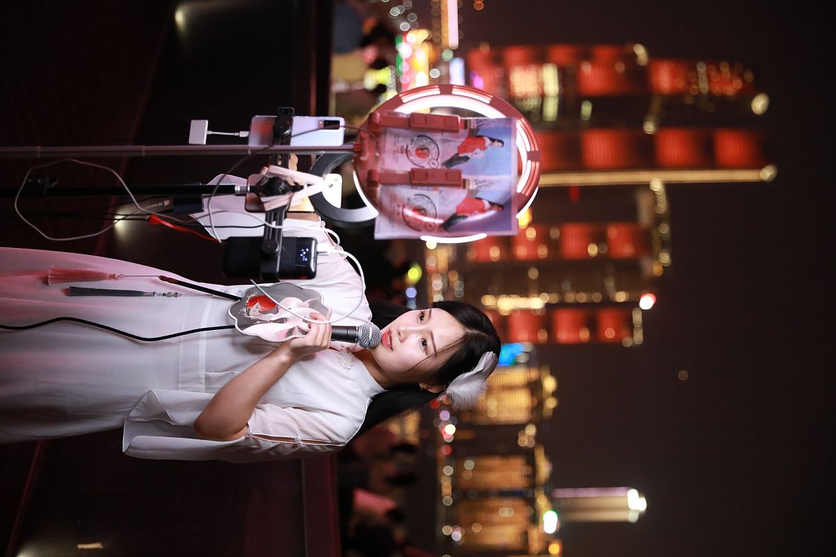 抖音咋说的人要少生气少插嘴还有两个什么呢