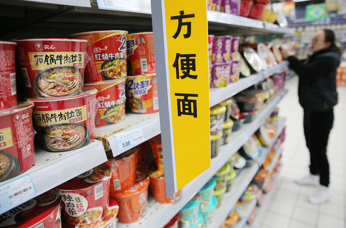 吃泡面不能喝可乐吗，