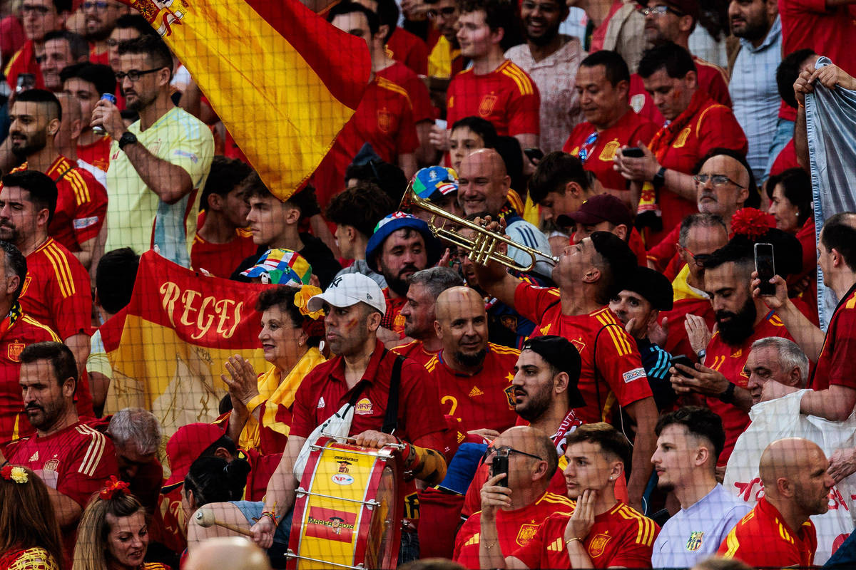 2010年南非世界杯足球赛在西班牙体育界的影响和意义是什么？