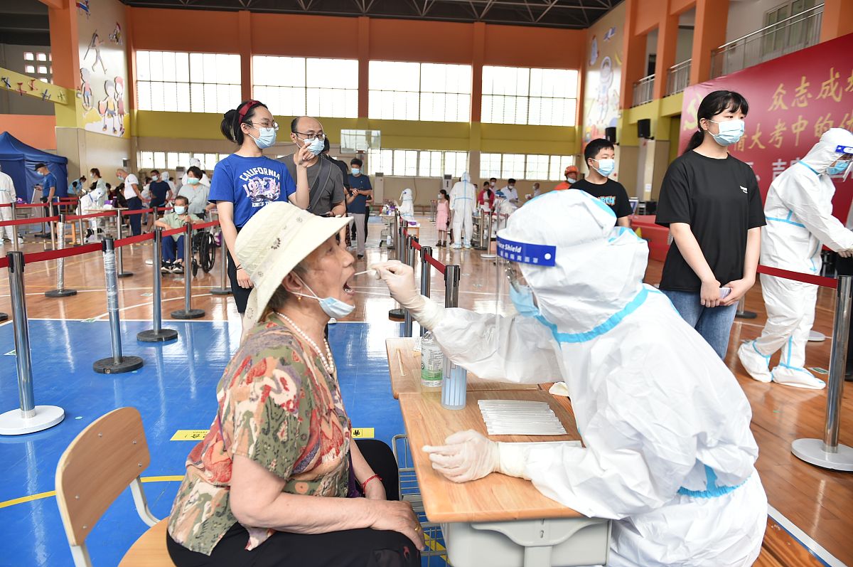 南京初中生卫校报考指南：机会与选择