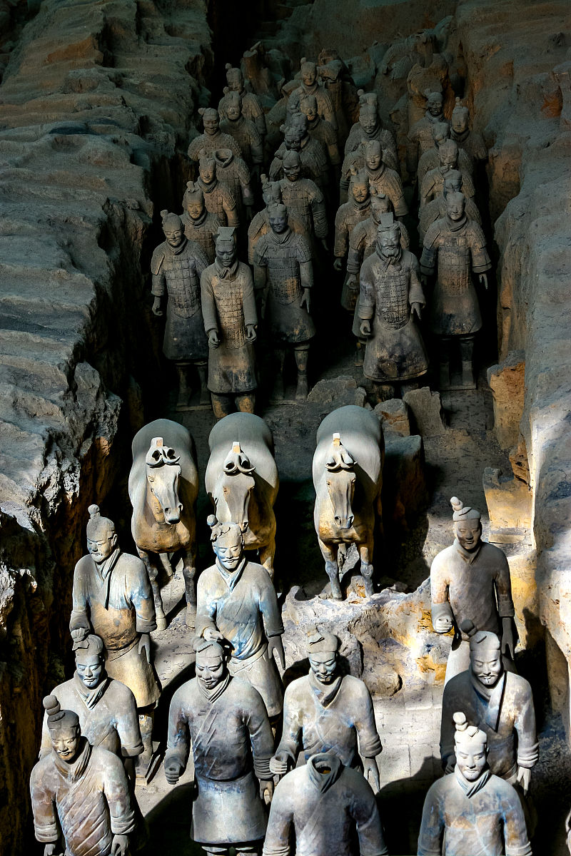 我国宝贵的历史文化遗产--名称 年代 位置 人物 特点 位用250字帮我详细描述