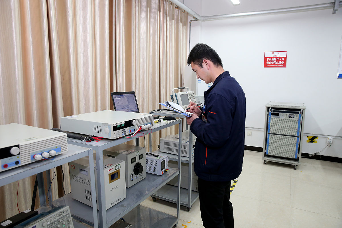 在四川读机电设备安装与维修专业可以去哪些学校