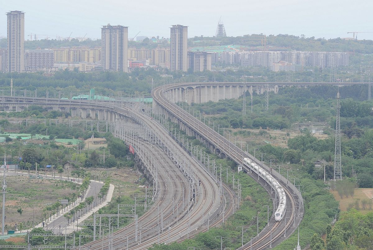 成都新都铁路运输学校专业介绍：高铁乘务专业前景分析