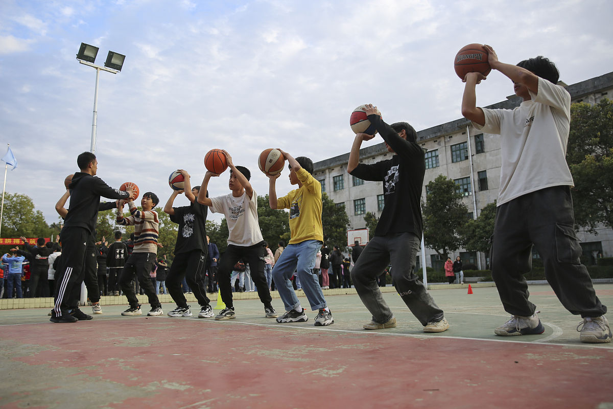 中学篮球队球队准则可以包括哪些方面