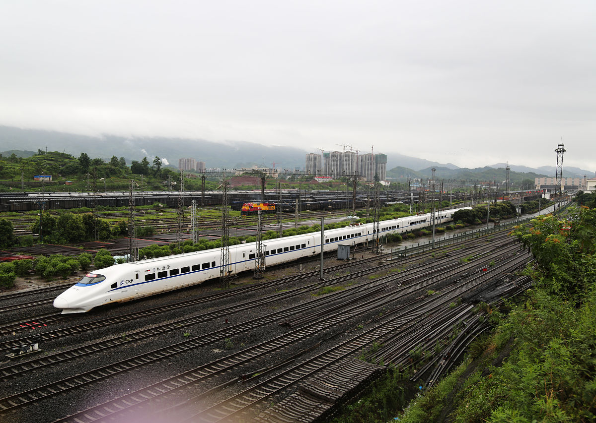 四川铁路运输学校：多条动车组线路提速扩容，出行更便捷