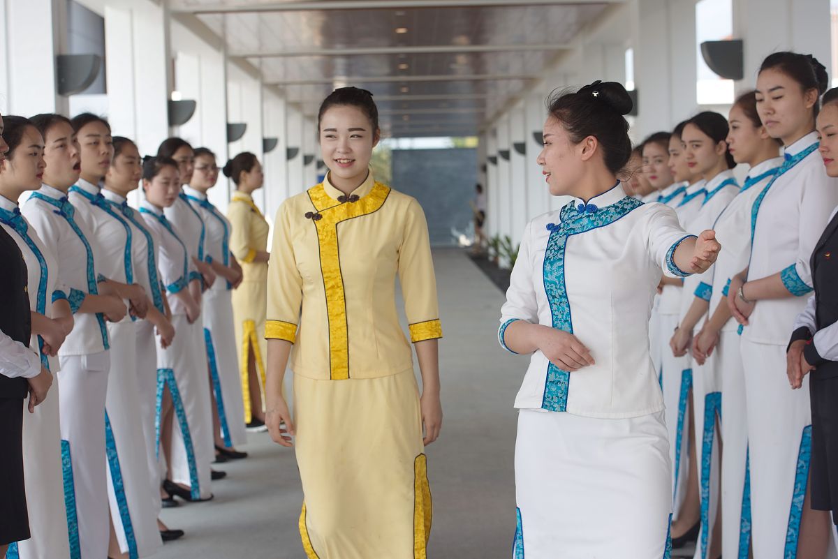 泉州纺织服装职业学院有高铁乘务专业吗？| 高铁乘务相关专业推荐