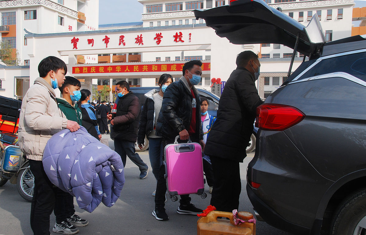 广西纺织工业学校针织技术与针织服装专业前景分析 - 未来发展趋势与就业方向