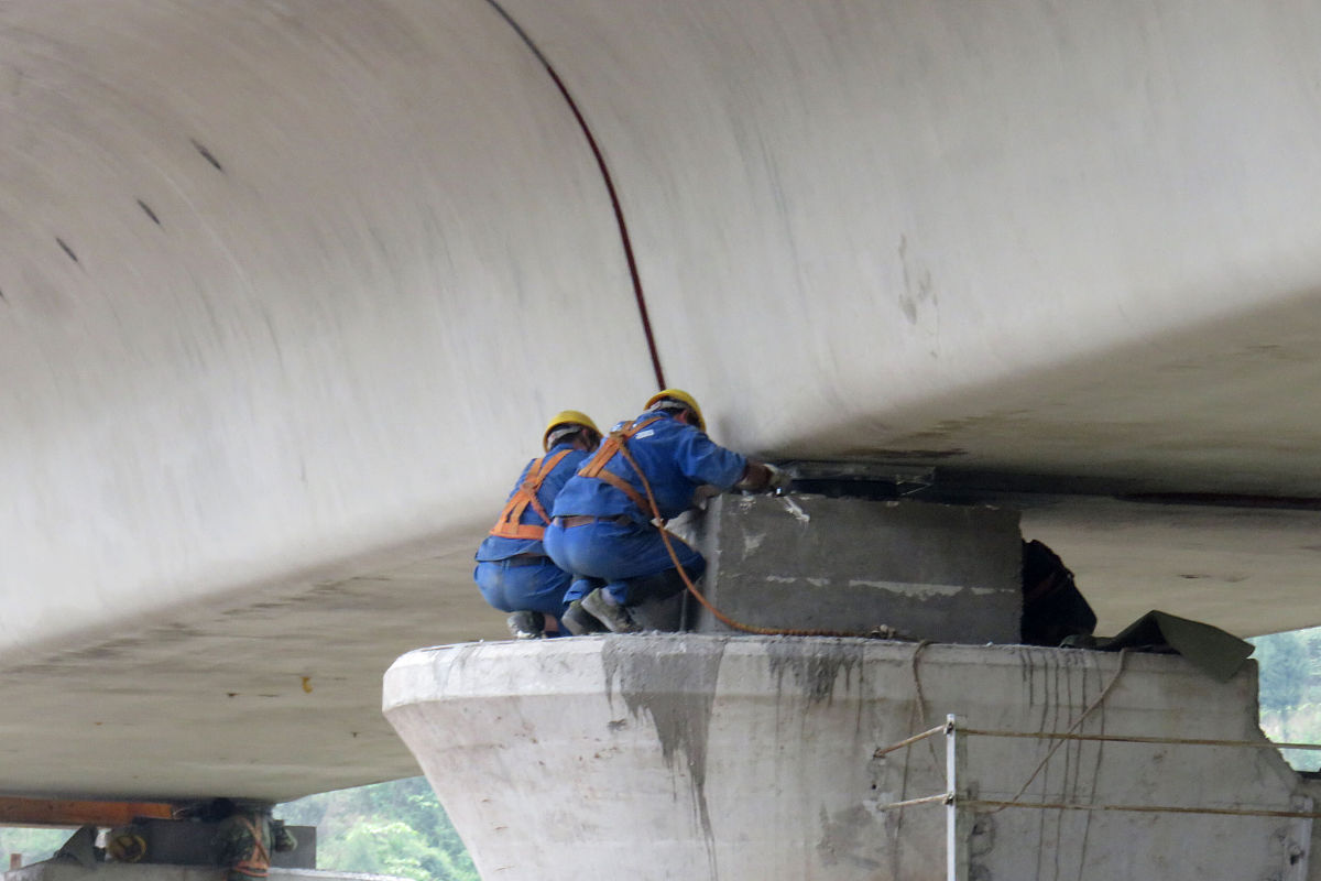 狭窄空间预应力梁张拉要点