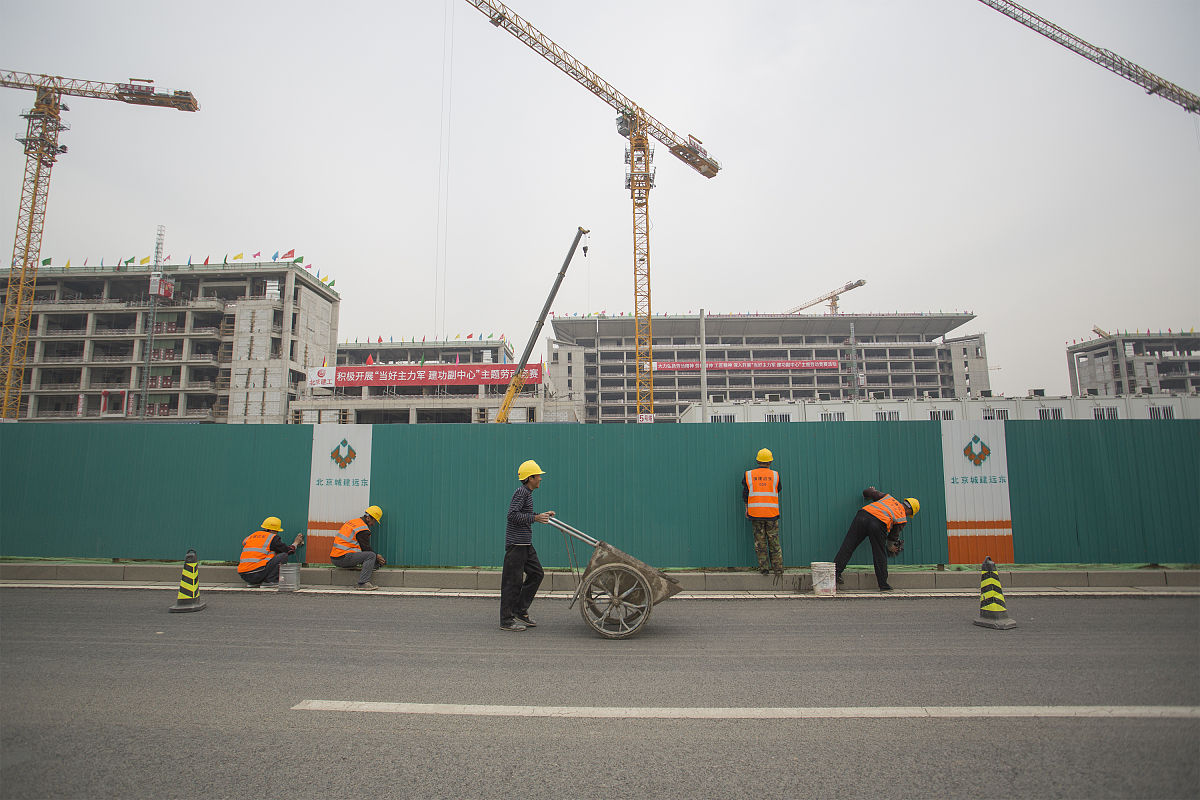 济南金茂府小区施工现场：得力公路助手助力高效工作