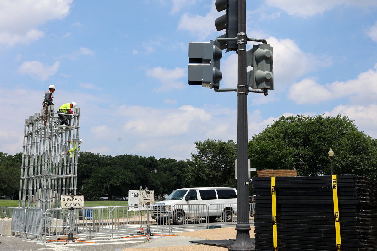 智慧灯杆赋能机场：提升效率、安全与体验