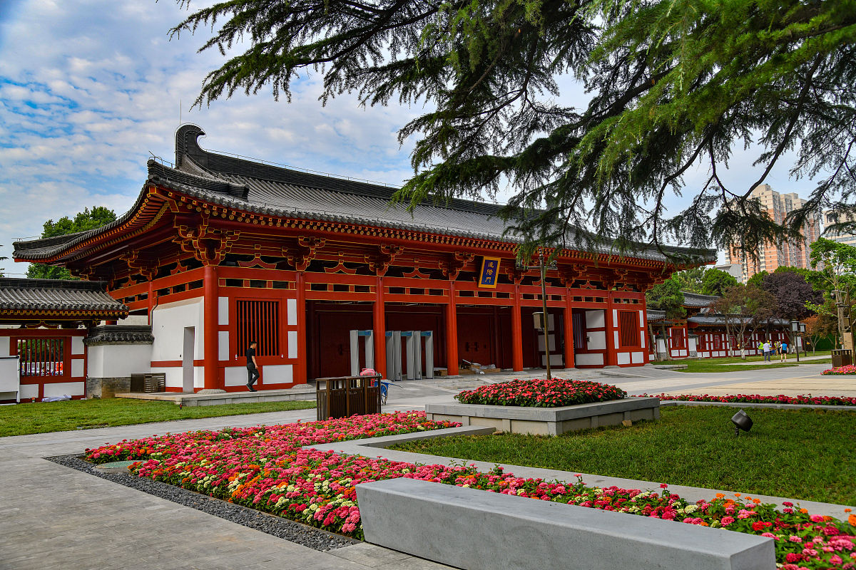 请问西安当代兴庆宫的园林营造手法