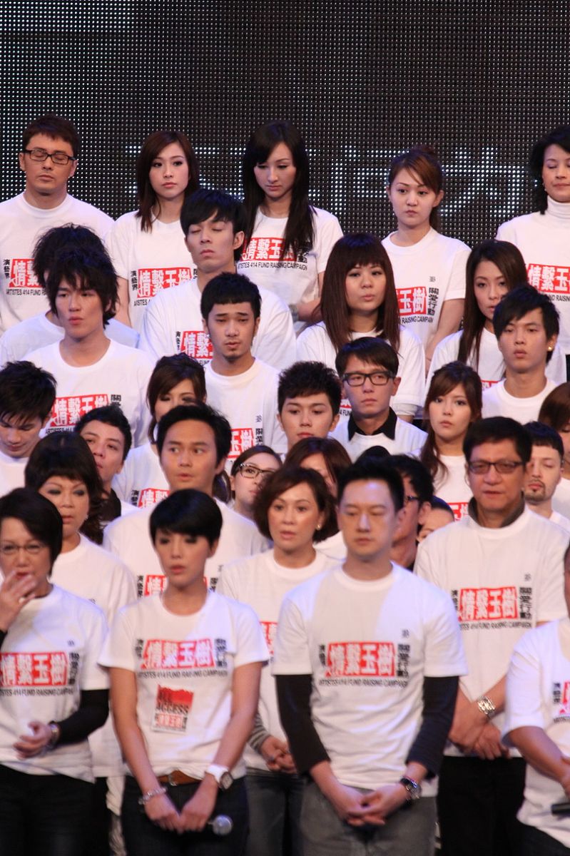 内娱选秀艺人现状：浮华背后，真实之路在何方？