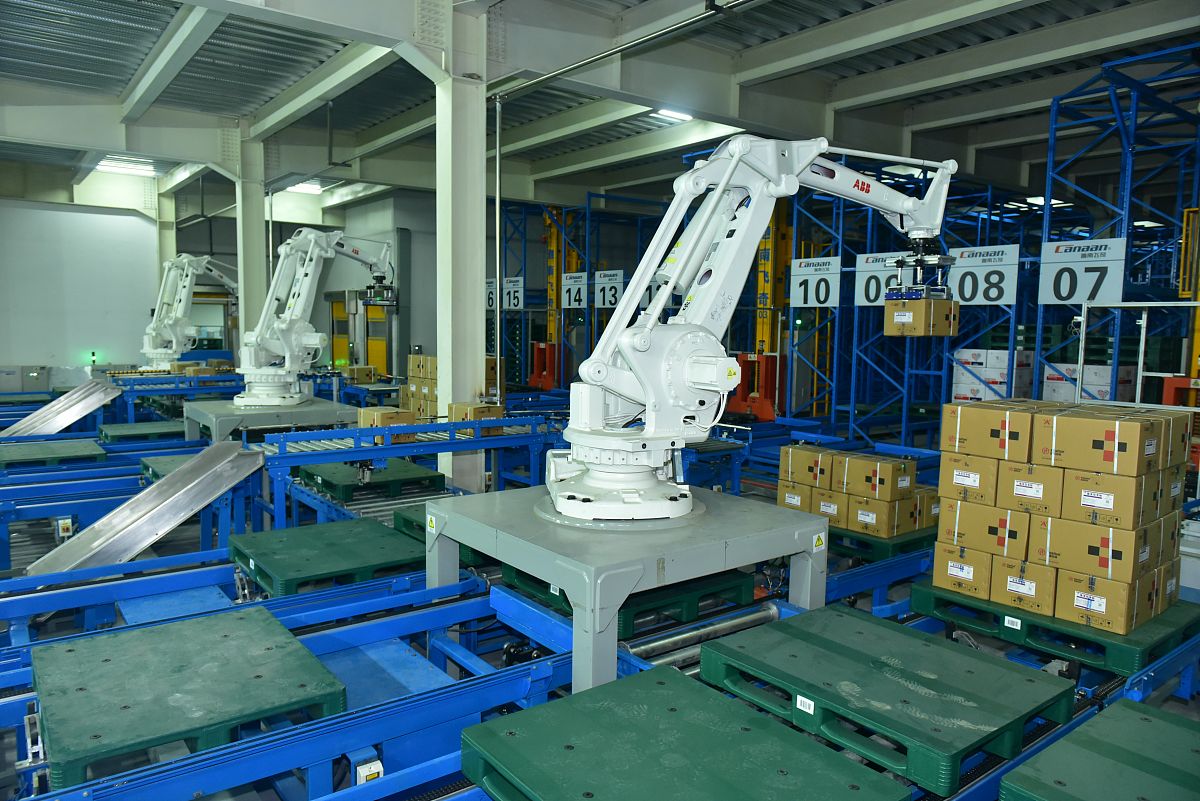 库卡机器人如何修改垛数高成底帮我用200字详细描述