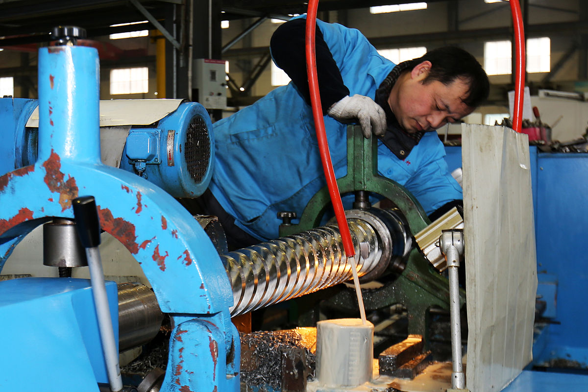 吹膜机螺杆放食盐的影响：磨损、质量、故障