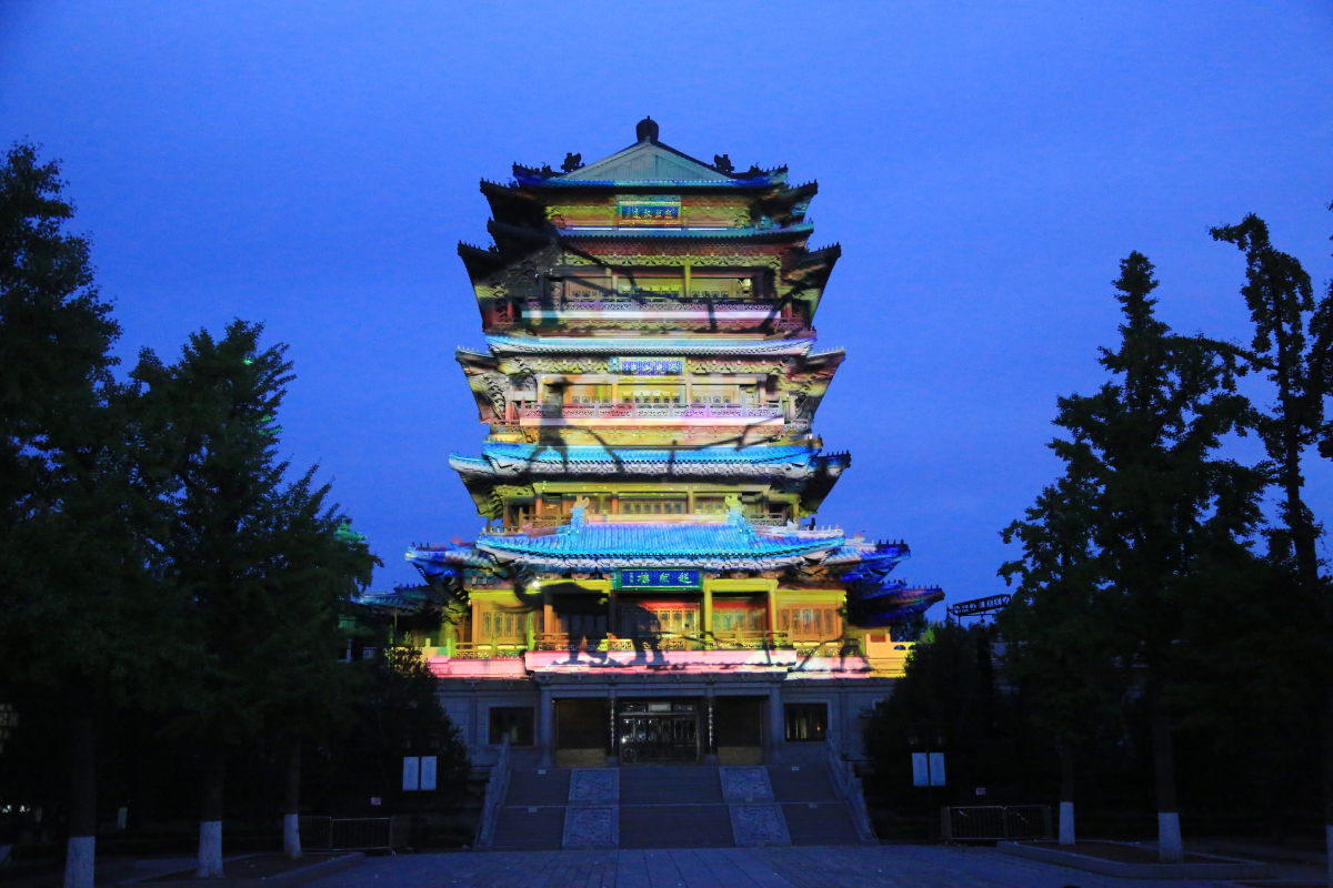 济南大明湖好看吗 美丽 济南大明湖是一处非常美丽的风景名胜区,具有