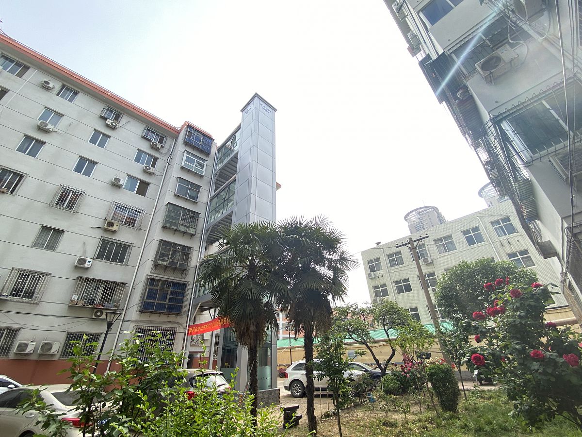 贵阳幼师专业学校是半封闭式的管理模式