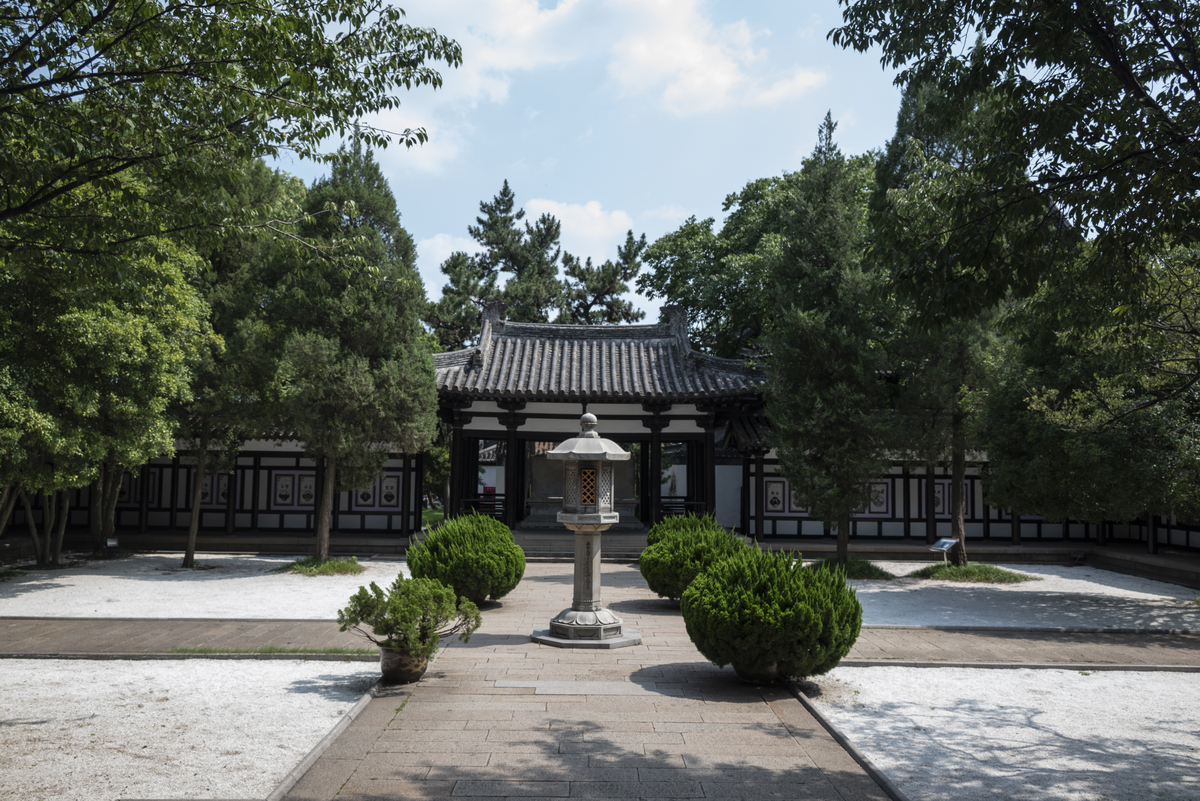 详细探究西安兴庆宫是如何体现造园思想的不得低于10000字