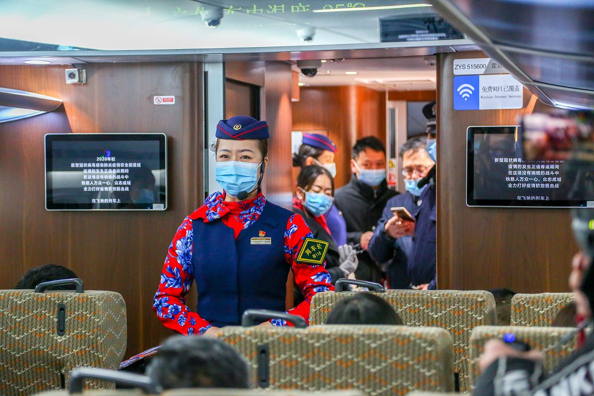 财务会计岗位实训报告要求：1、概括完成的实训内容 2、出现的问题及解决方式印象深刻或对日后工作有帮助的业务处理+原因 3、对财务会计岗位学习心得总结