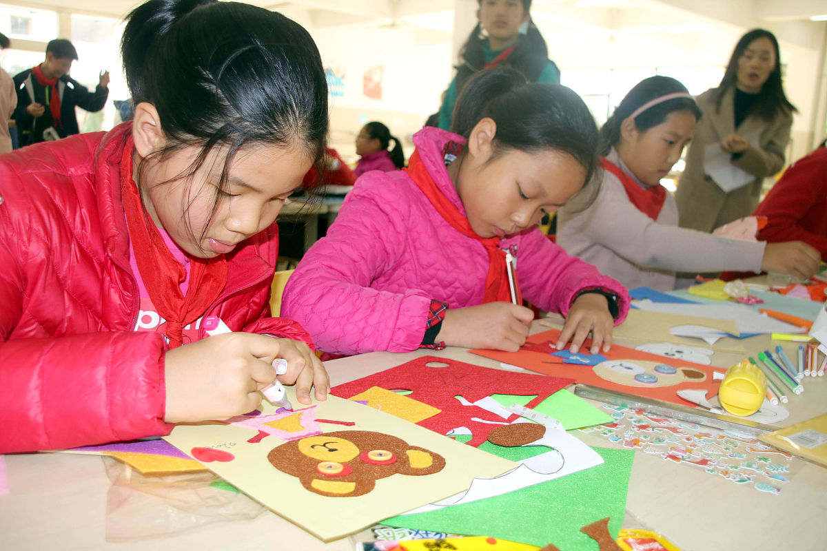 关于小施家-钩针编织去小学助教助力乡村振兴的新闻稿