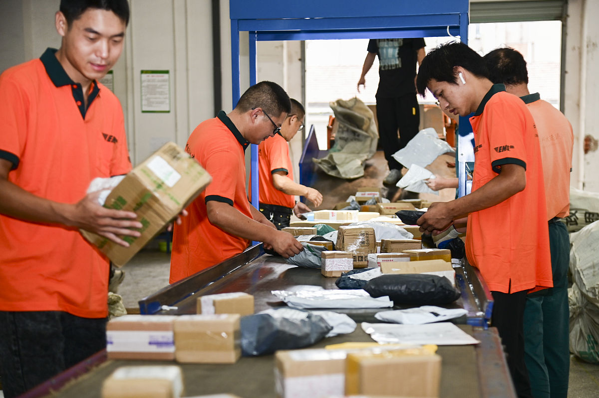 RAINBOW LOGISTICS CO LTD QINGDAO BRA的中文公司名称