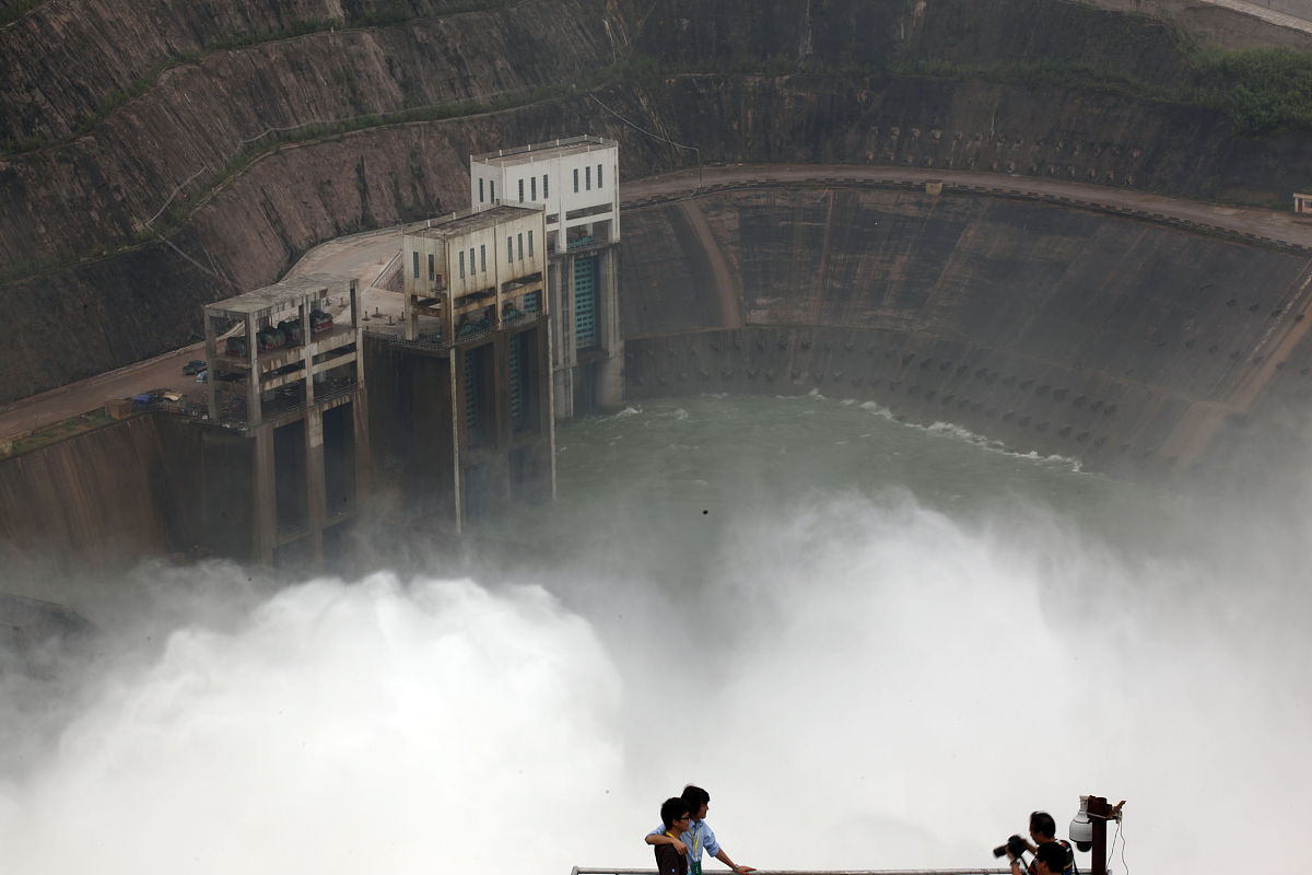 换个说法：4 推动多主体联合开发。流域、梯级、滚动、综合是被各路水电专家一致推崇的开发方针。