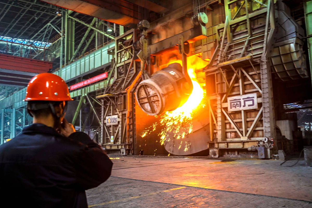 钢铁冶炼专业前景：市场需求、技术升级、竞争加剧和智能化趋势