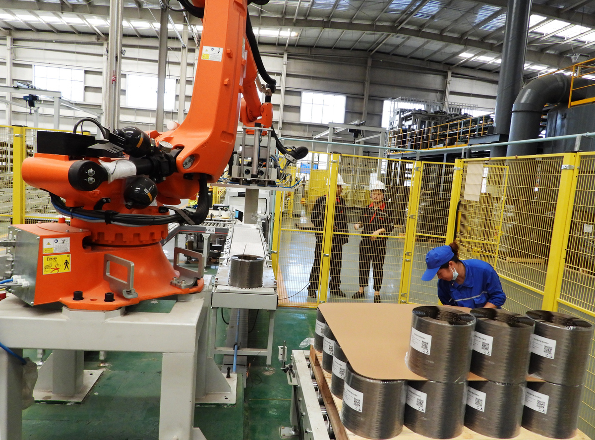 机电一体化技术(焊接加工方向)专业就业方向：机器人、焊接、机械设计、自动化