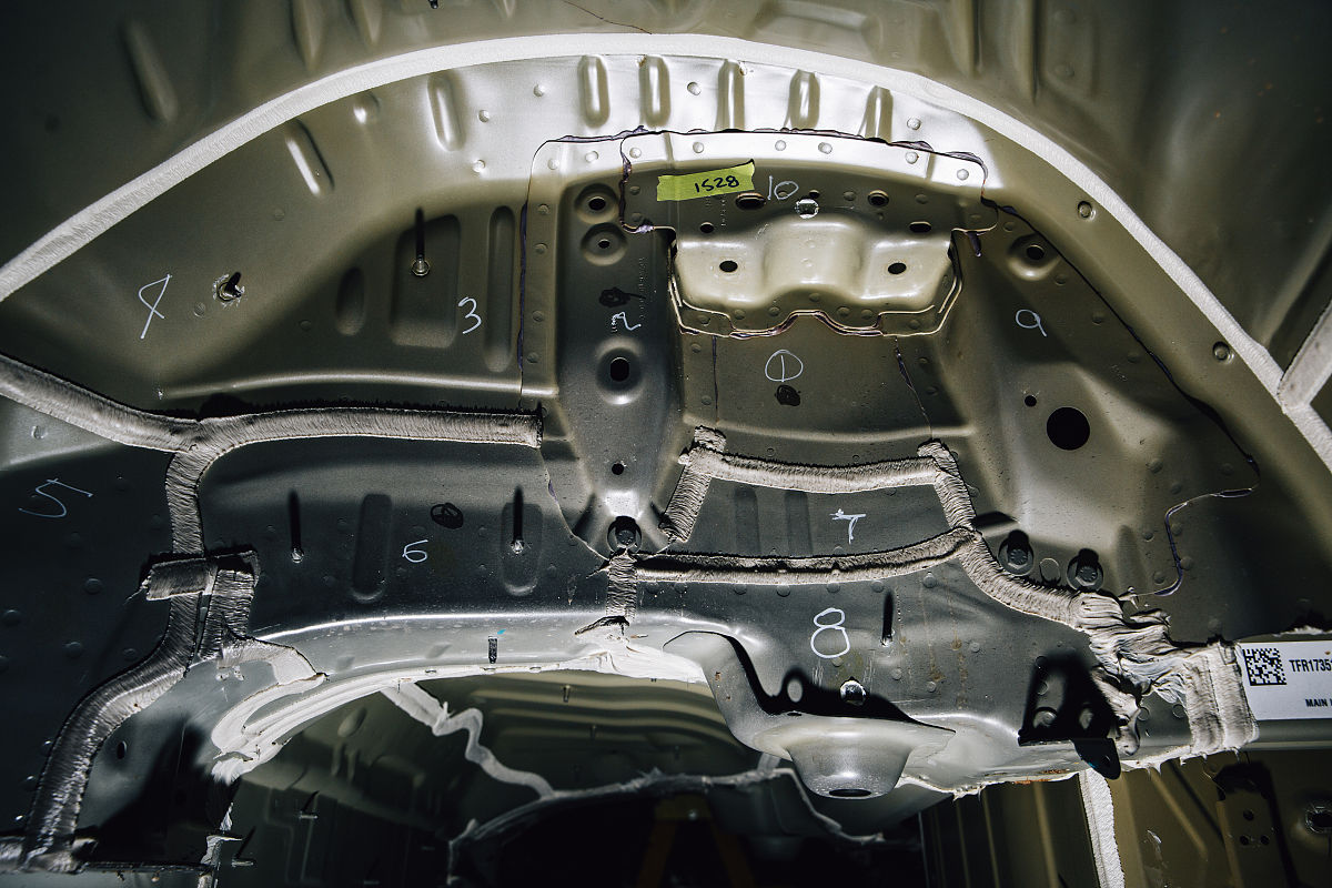 宝马320 支持的最大 U 盘容量 - 64GB 及格式说明