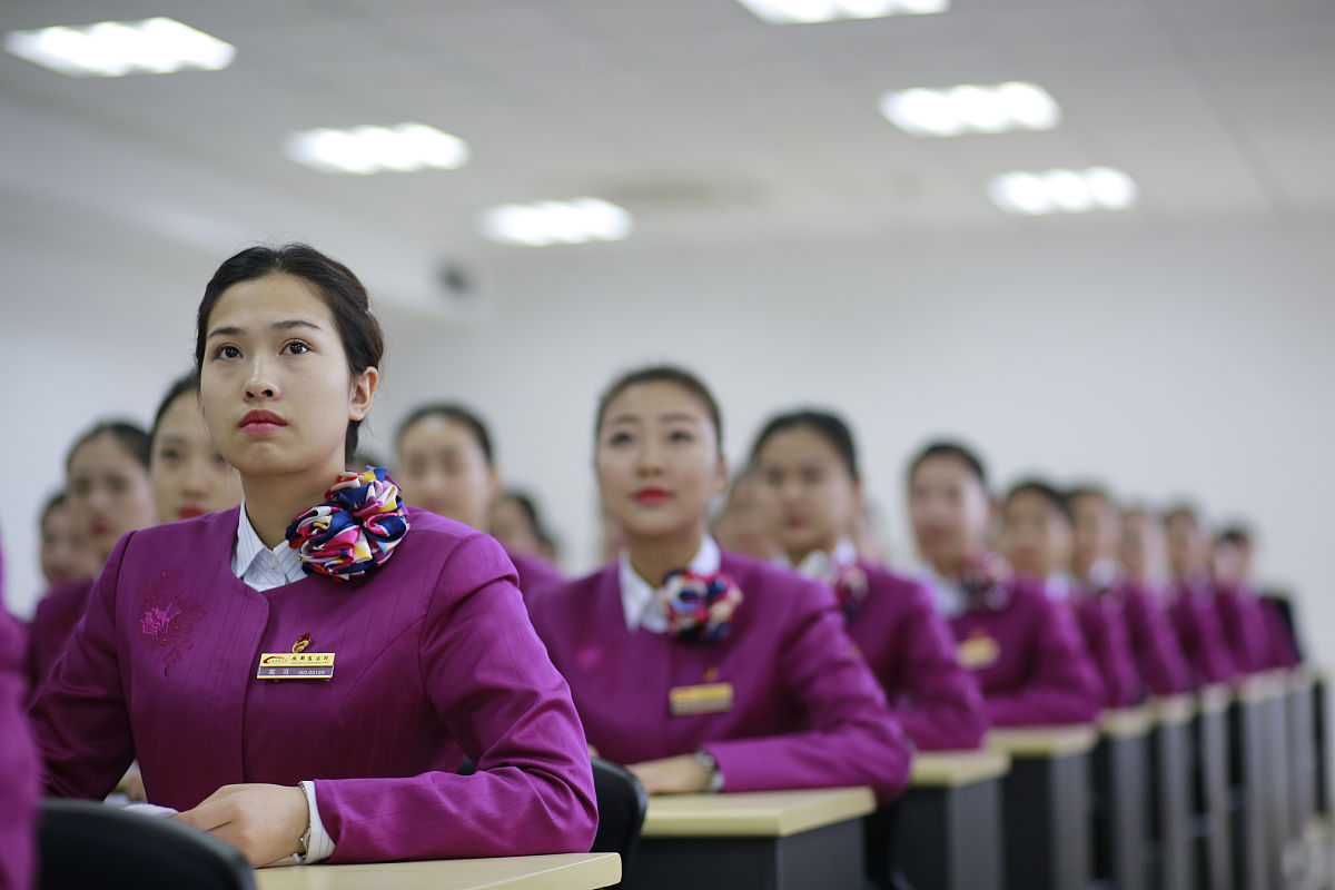 成都市铁路学校：近视可以读高铁乘务专业吗
