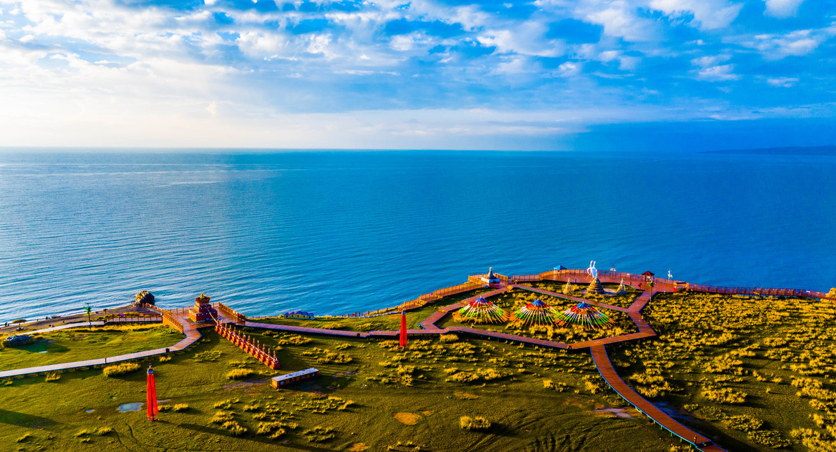 青海一日游攻略：探秘藏传佛教、品尝特色美食、领略湖光山色