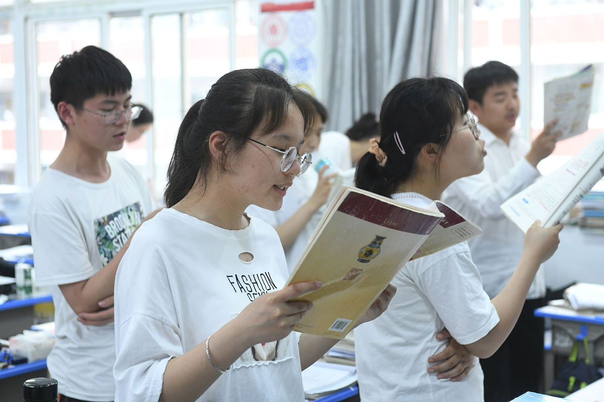 睿升高中学生特点：学习优秀，综合能力强