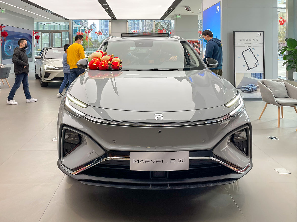 2021年2月12日,上海,在上汽集团新品牌上汽r汽车的展厅里,全球首款5g