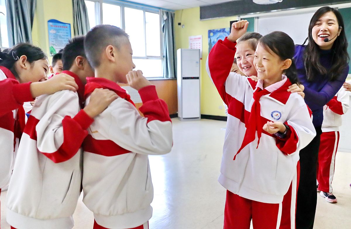 贪吃蛇游戏攻略：玩法规则、技巧指南及高分秘诀