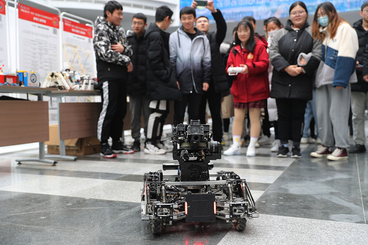 人工智能赋能专业竞赛：基于GPT-3.5 Turbo的创新方案