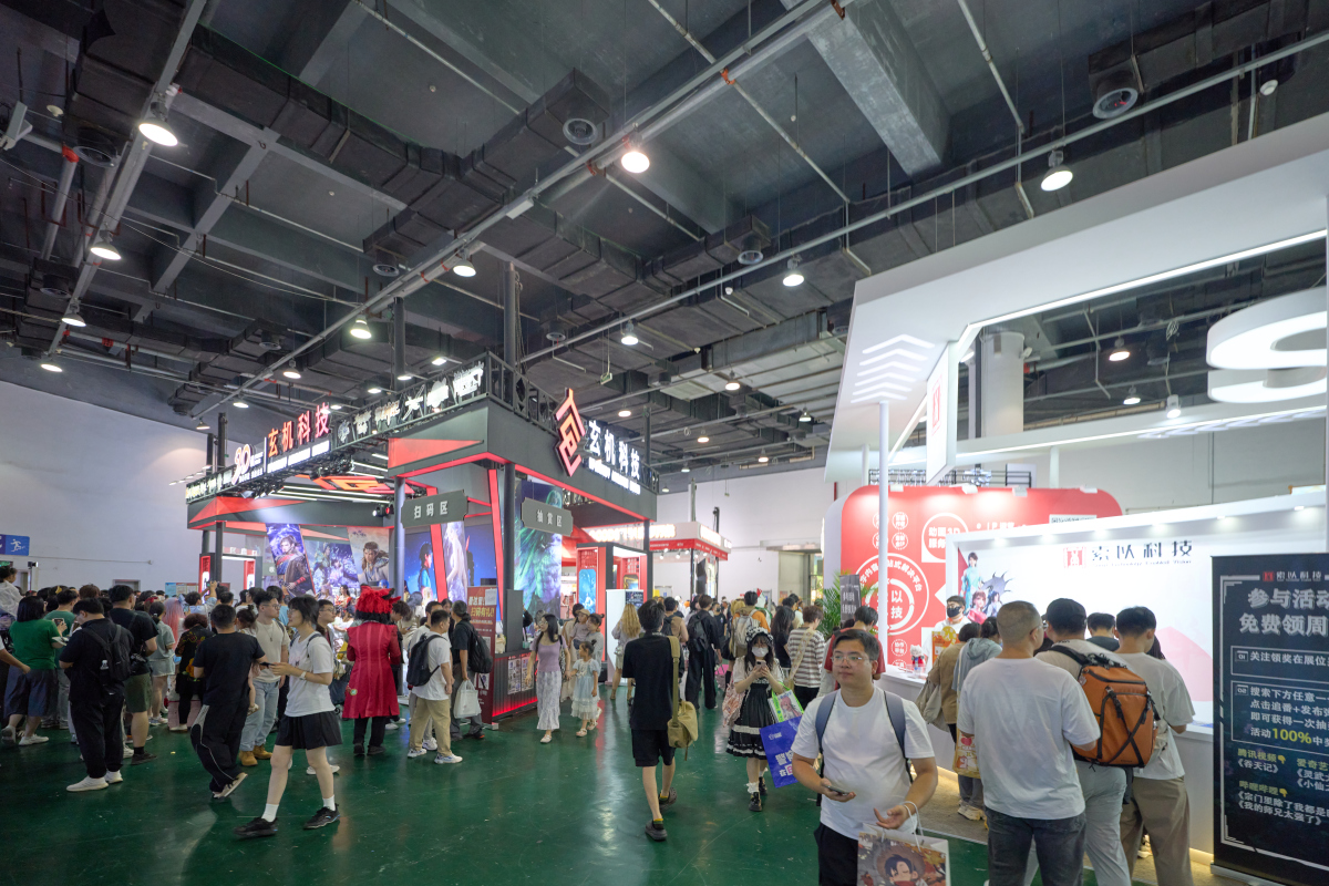 你是一个大学生请以CHINAJOY展会关系营销研究为题目撰写一段研究背景